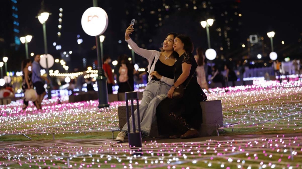 Light art works celebrate Vietnam-Japan diplomatic relations